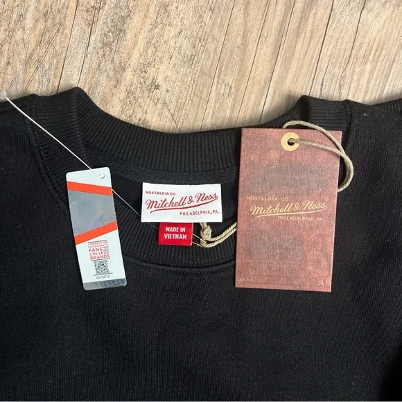 NWT Mitchell & Ness Fordham Rams NCAA Black Crewneck Sweatshirt Size M - Picture 5 of 6